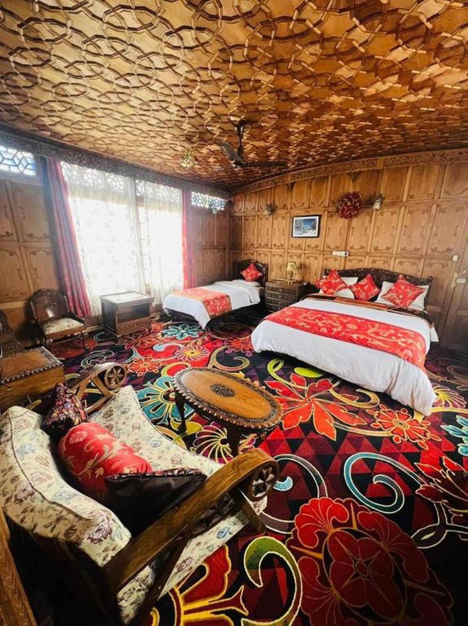 Floating Luxury Group Of Houseboats Hotel ศรีนาการ์ ภายนอก รูปภาพ