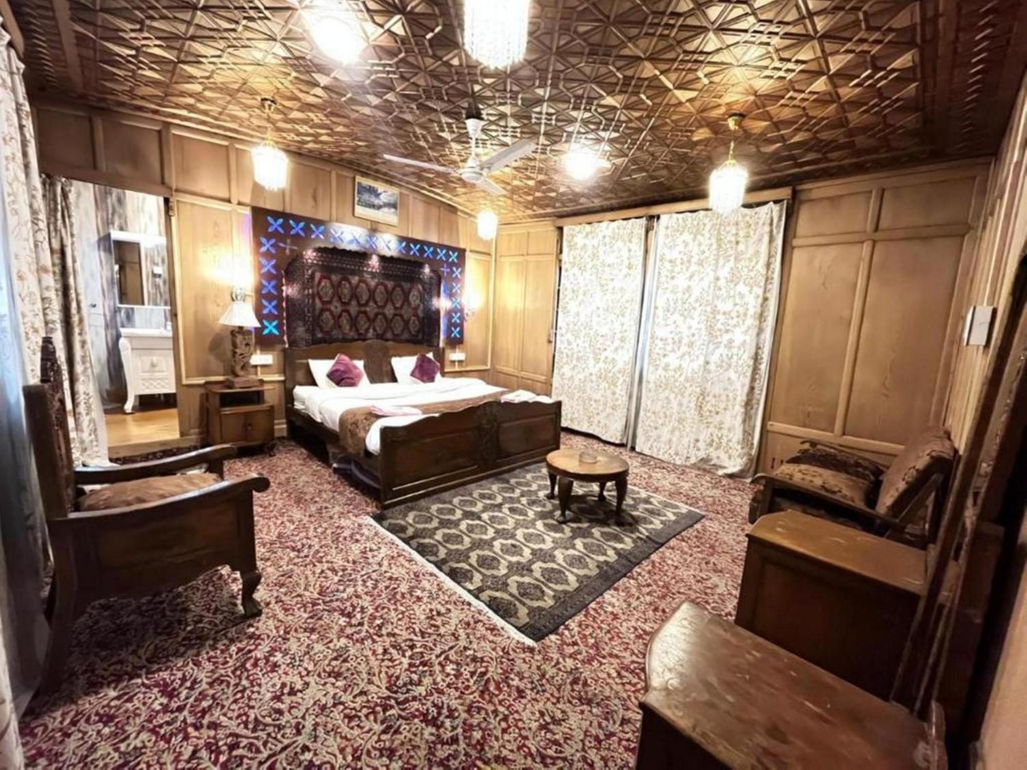 Floating Luxury Group Of Houseboats Hotel ศรีนาการ์ ภายนอก รูปภาพ