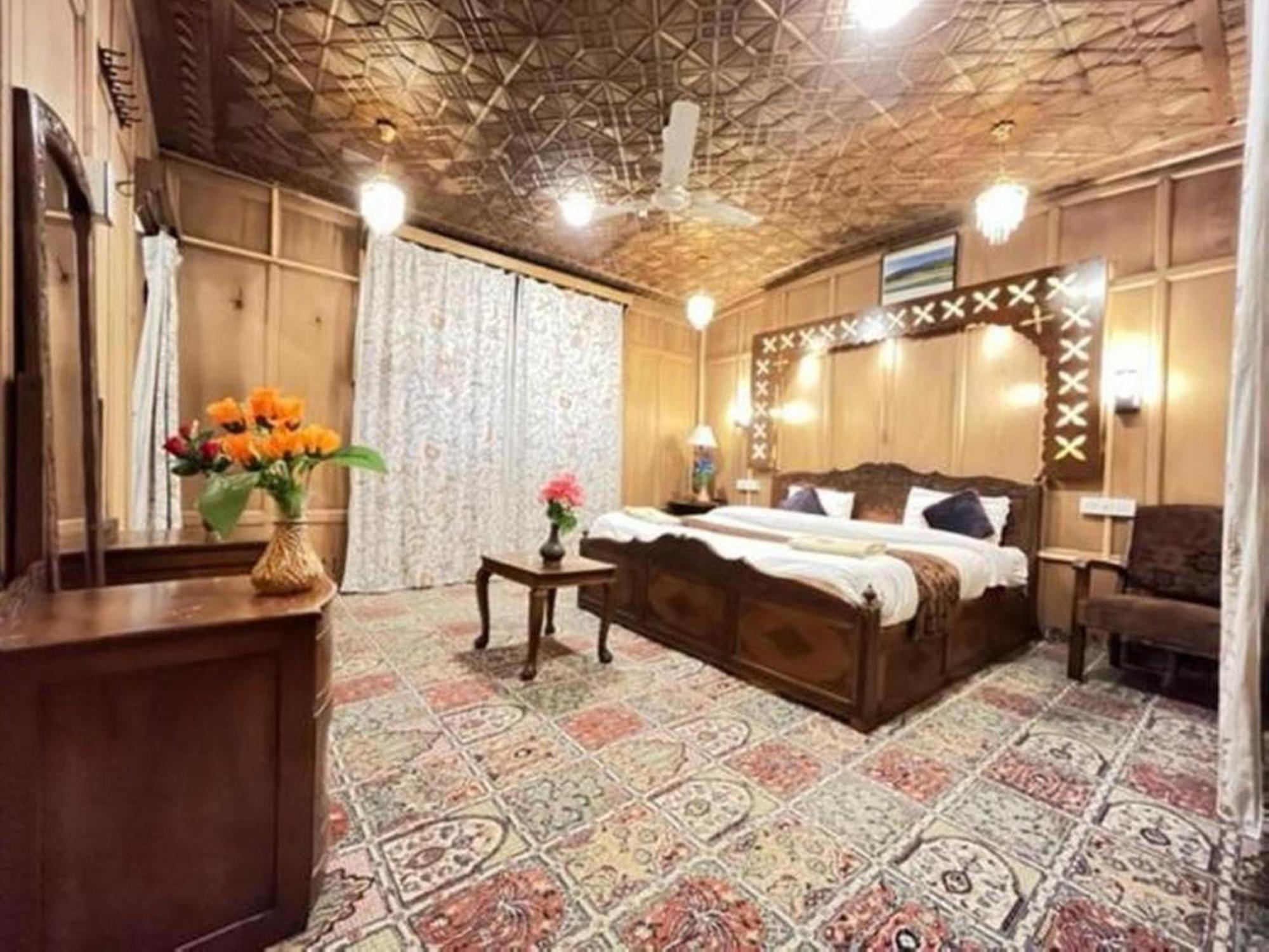 Floating Luxury Group Of Houseboats Hotel ศรีนาการ์ ภายนอก รูปภาพ