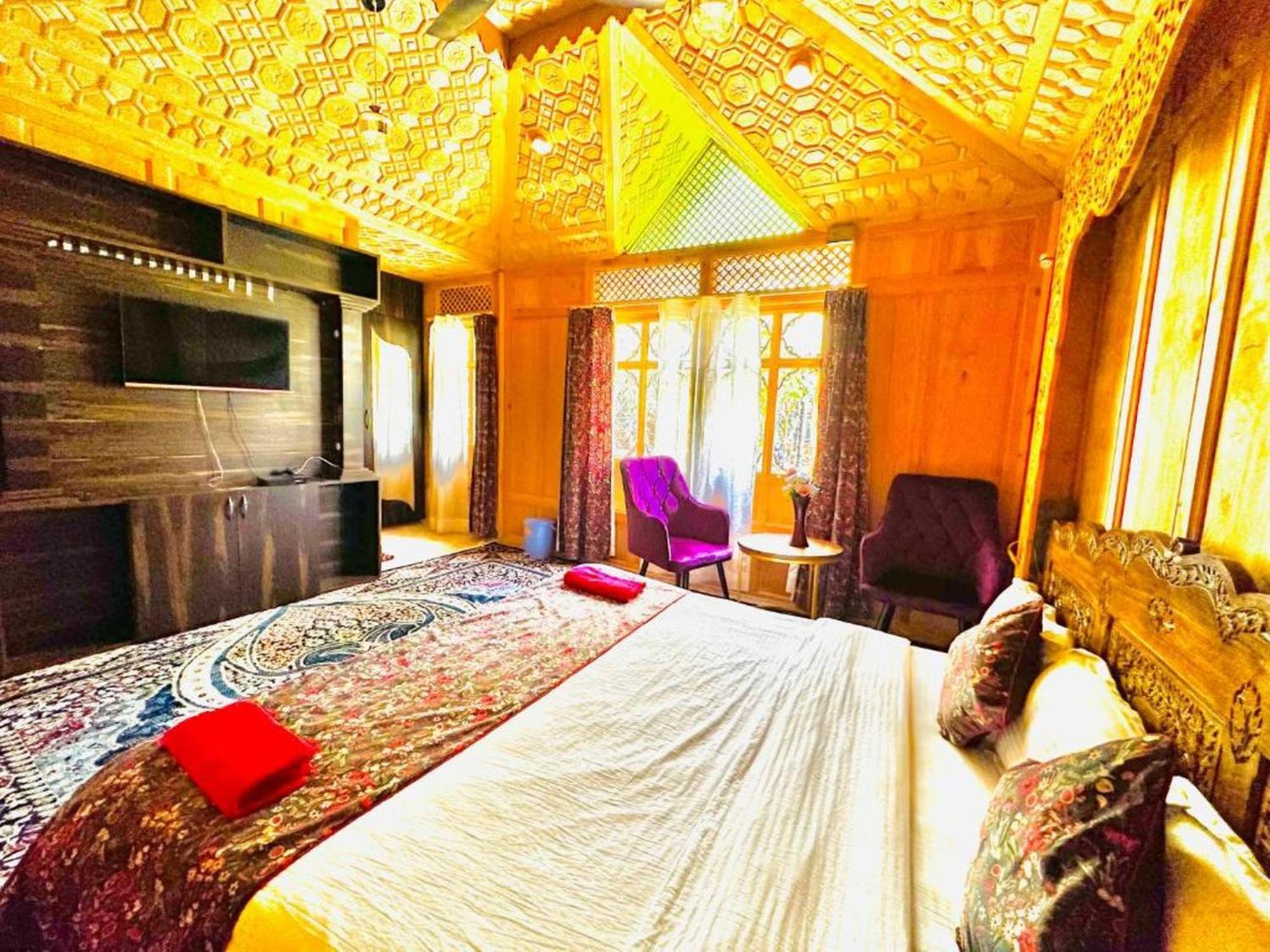 Floating Luxury Group Of Houseboats Hotel ศรีนาการ์ ภายนอก รูปภาพ