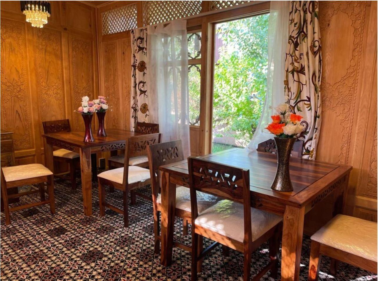 Floating Luxury Group Of Houseboats Hotel ศรีนาการ์ ภายนอก รูปภาพ