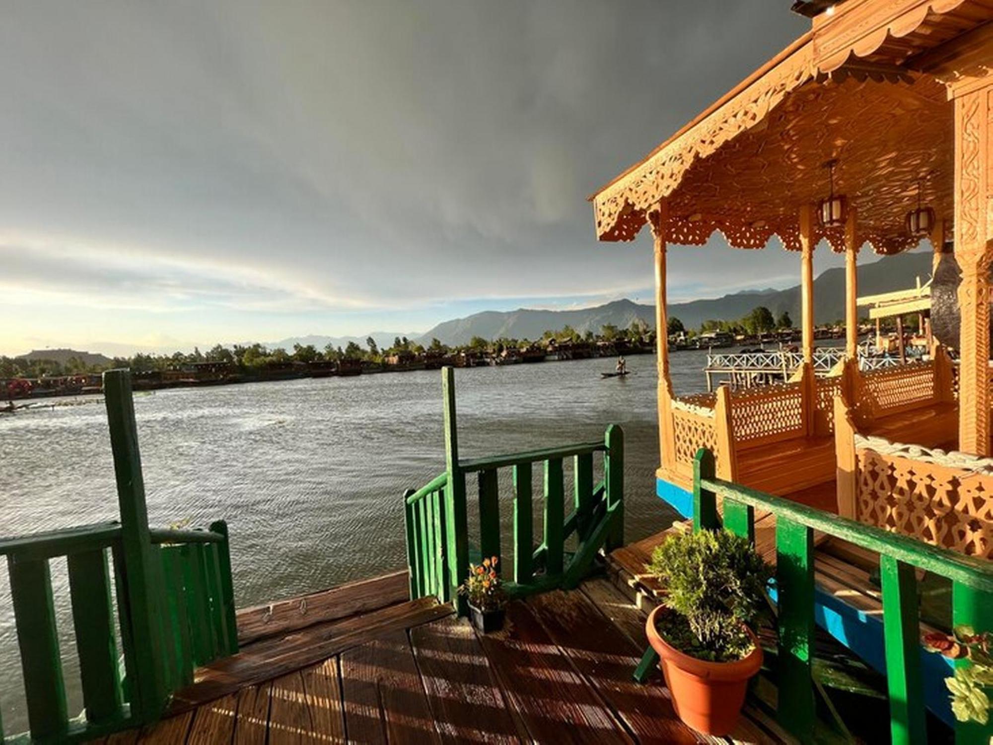 Floating Luxury Group Of Houseboats Hotel ศรีนาการ์ ภายนอก รูปภาพ