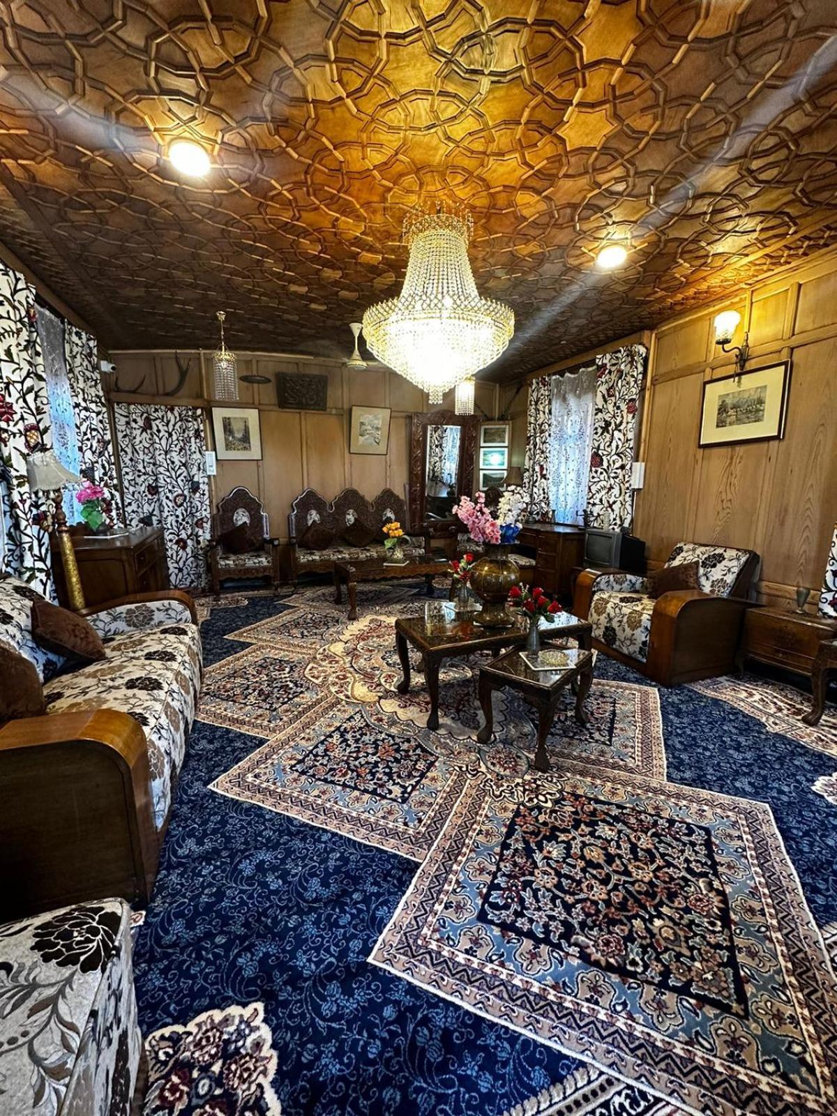 Floating Luxury Group Of Houseboats Hotel ศรีนาการ์ ภายนอก รูปภาพ